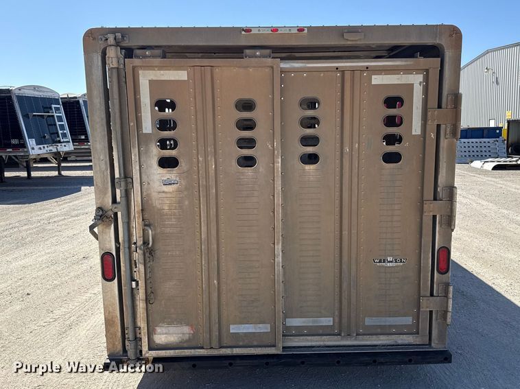 image for item ES5985 2009 Wilson PSGN-5724T livestock trailer