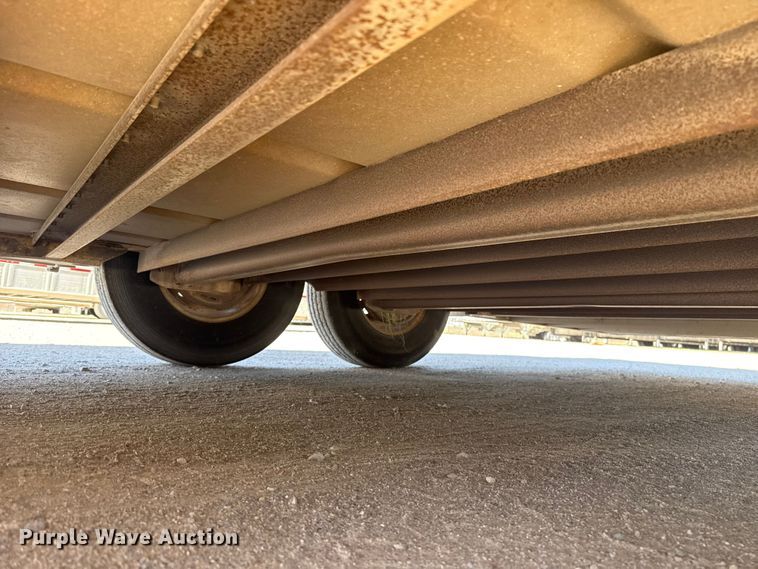 image for item ES5985 2009 Wilson PSGN-5724T livestock trailer