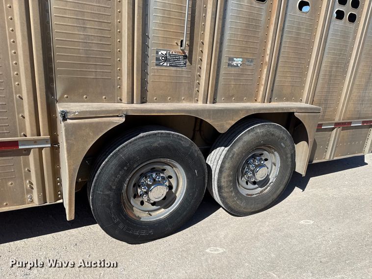 image for item ES5985 2009 Wilson PSGN-5724T livestock trailer