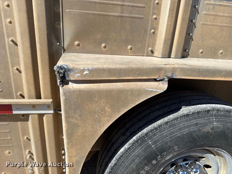 image for item ES5985 2009 Wilson PSGN-5724T livestock trailer