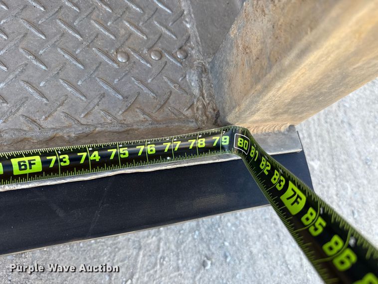 image for item ES5985 2009 Wilson PSGN-5724T livestock trailer