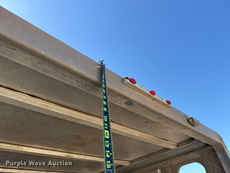 image for item ES5985 2009 Wilson PSGN-5724T livestock trailer