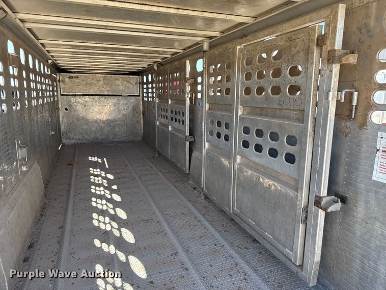 image for item ES5985 2009 Wilson PSGN-5724T livestock trailer