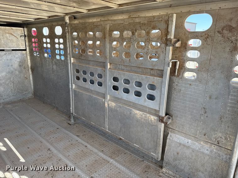 image for item ES5985 2009 Wilson PSGN-5724T livestock trailer
