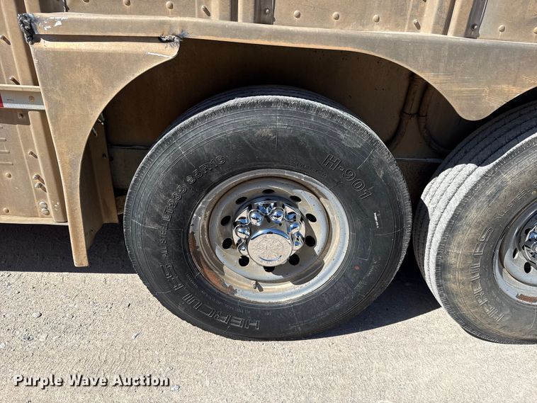 image for item ES5985 2009 Wilson PSGN-5724T livestock trailer