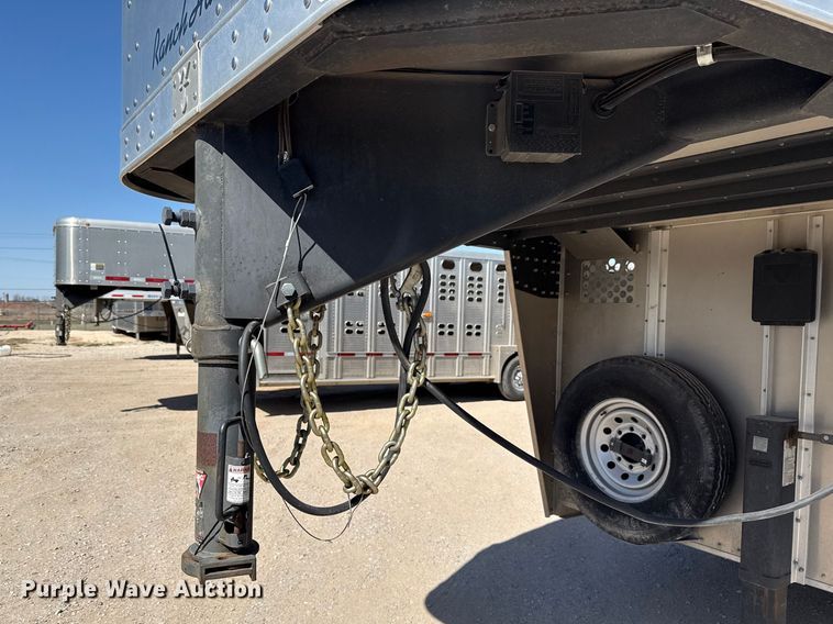 image for item ES5986 2021 Wilson PSGN-5724T livestock trailer