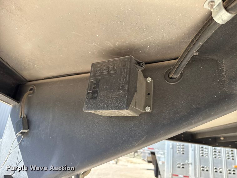 image for item ES5986 2021 Wilson PSGN-5724T livestock trailer