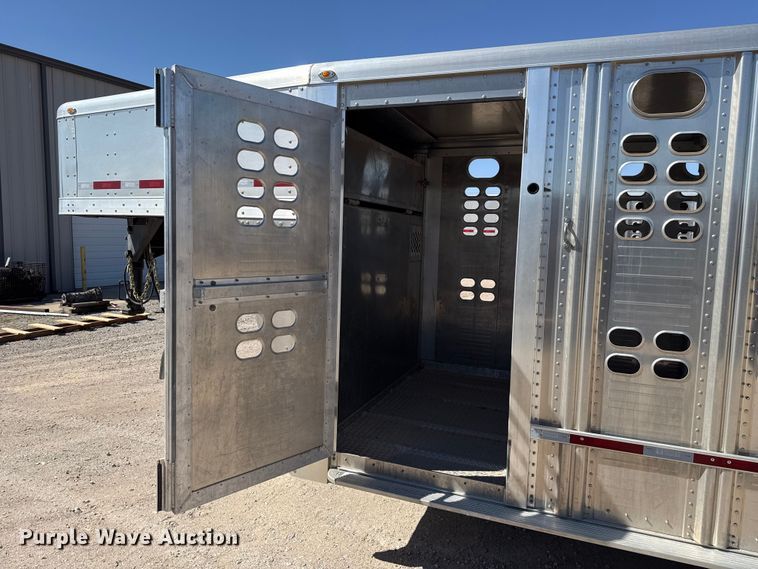 image for item ES5986 2021 Wilson PSGN-5724T livestock trailer