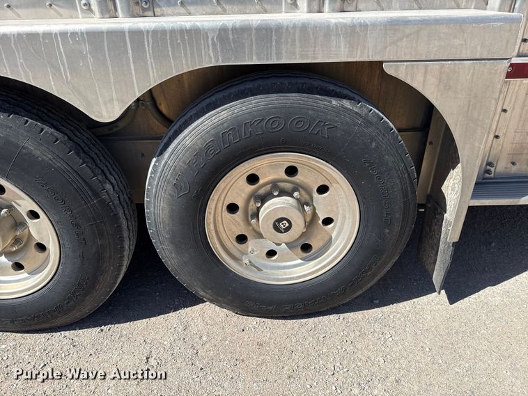 image for item ES5986 2021 Wilson PSGN-5724T livestock trailer