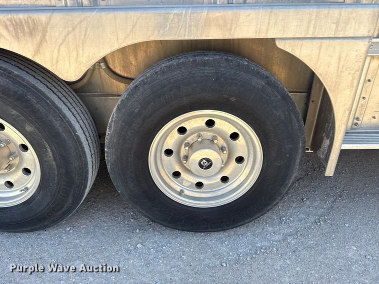 image for item ES5986 2021 Wilson PSGN-5724T livestock trailer