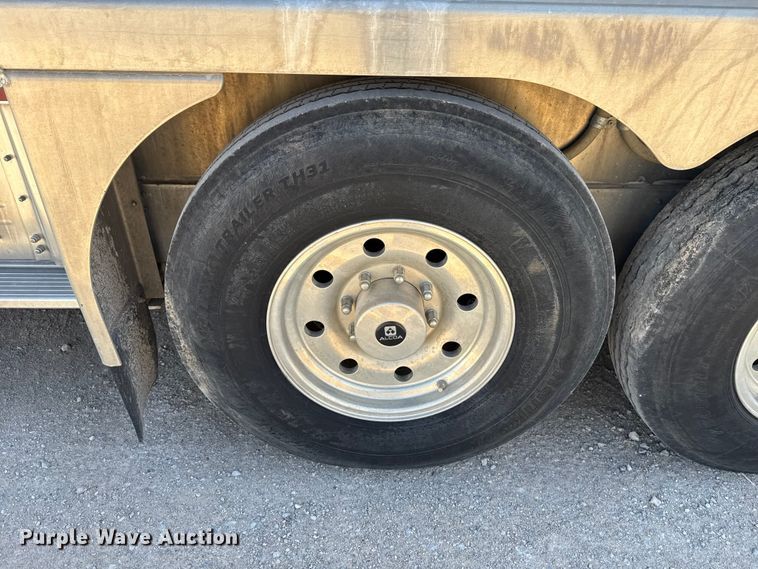 image for item ES5986 2021 Wilson PSGN-5724T livestock trailer