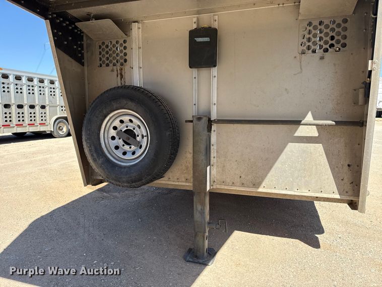 image for item ES5987 2017 Wilson PSGN-5724T livestock trailer