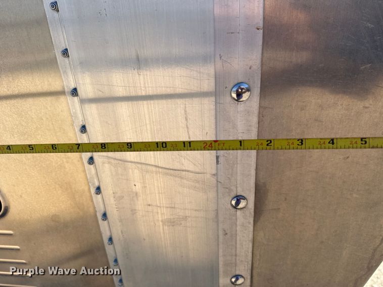 image for item ES5987 2017 Wilson PSGN-5724T livestock trailer