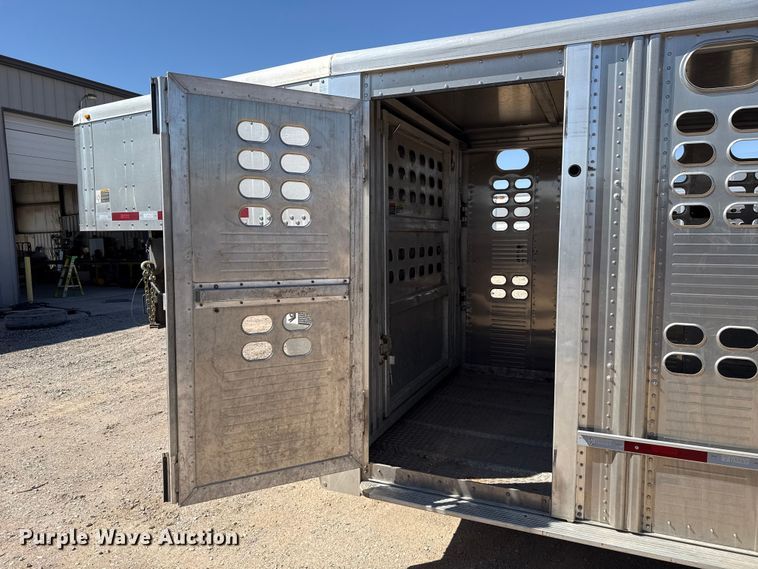 image for item ES5987 2017 Wilson PSGN-5724T livestock trailer
