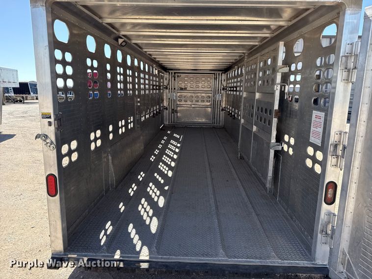 image for item ES5987 2017 Wilson PSGN-5724T livestock trailer
