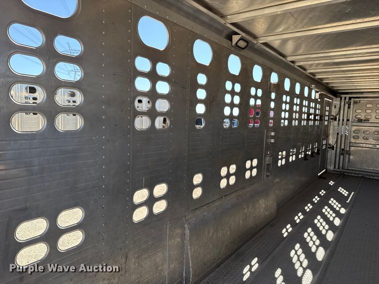 image for item ES5987 2017 Wilson PSGN-5724T livestock trailer