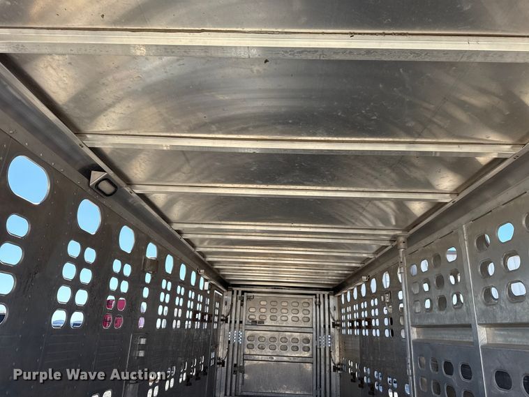 image for item ES5987 2017 Wilson PSGN-5724T livestock trailer