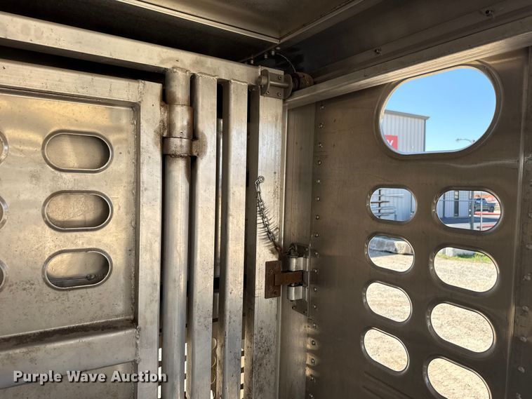 image for item ES5987 2017 Wilson PSGN-5724T livestock trailer