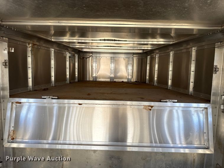 image for item ES5987 2017 Wilson PSGN-5724T livestock trailer