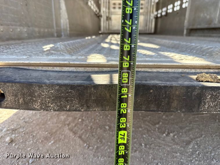 image for item ES5987 2017 Wilson PSGN-5724T livestock trailer