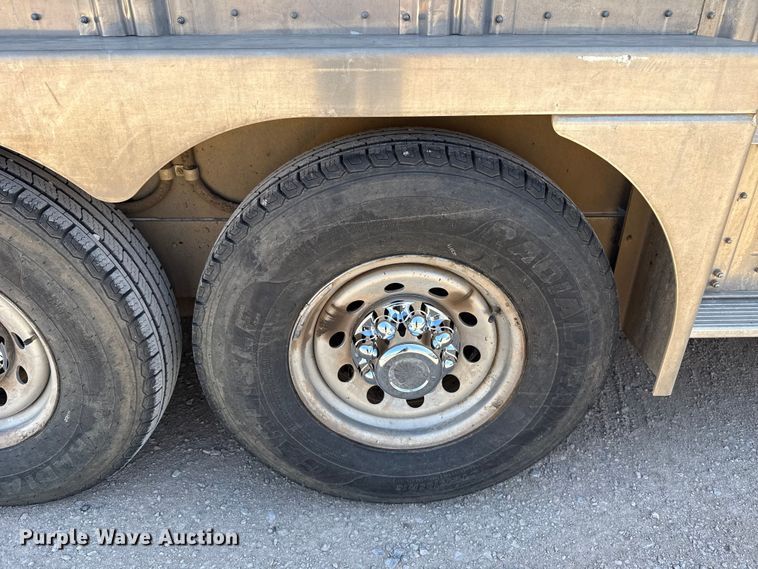 image for item ES5987 2017 Wilson PSGN-5724T livestock trailer