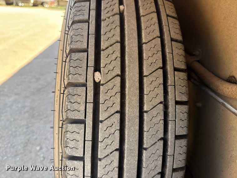 image for item ES5987 2017 Wilson PSGN-5724T livestock trailer