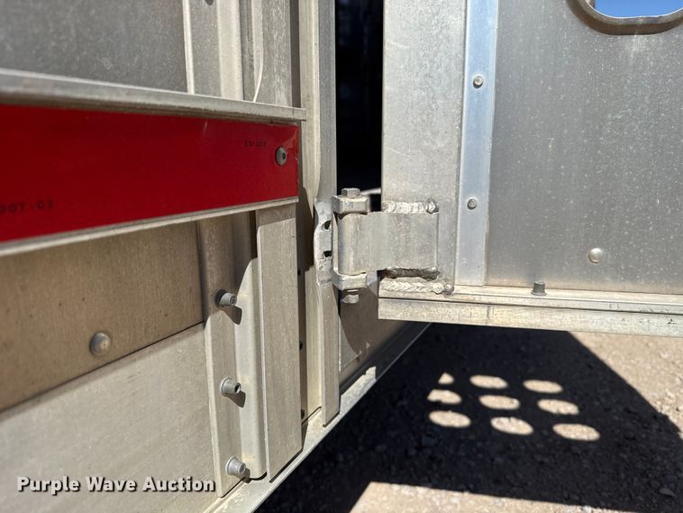 image for item ES5988 2011 EBY Ruff Neck livestock trailer