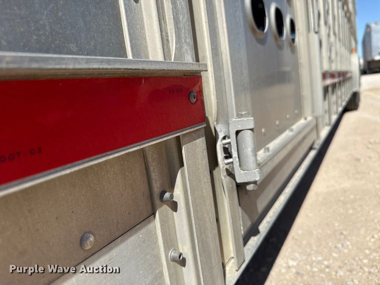 image for item ES5988 2011 EBY Ruff Neck livestock trailer