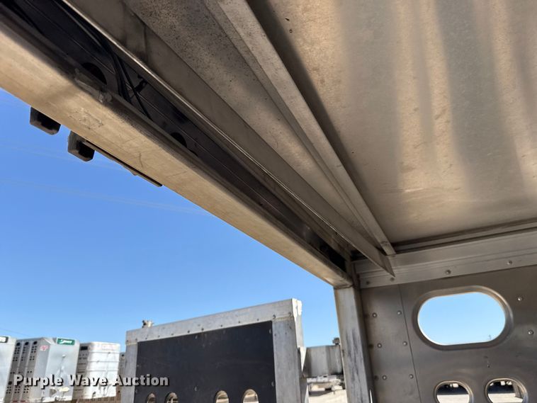 image for item ES5988 2011 EBY Ruff Neck livestock trailer