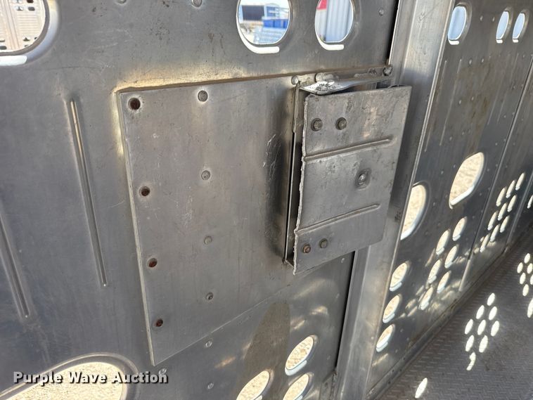 image for item ES5988 2011 EBY Ruff Neck livestock trailer