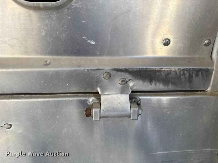 image for item ES5988 2011 EBY Ruff Neck livestock trailer