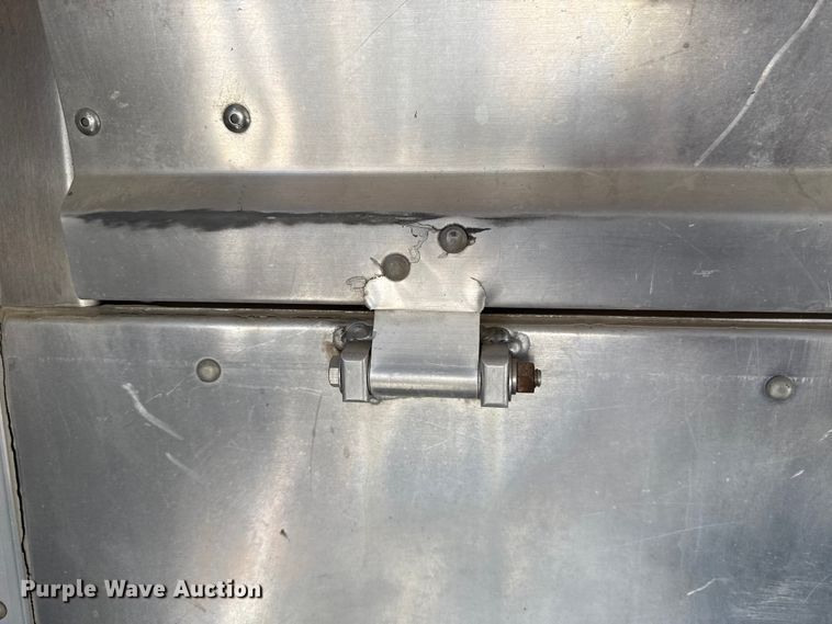 image for item ES5988 2011 EBY Ruff Neck livestock trailer