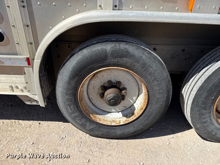 image for item ES5988 2011 EBY Ruff Neck livestock trailer