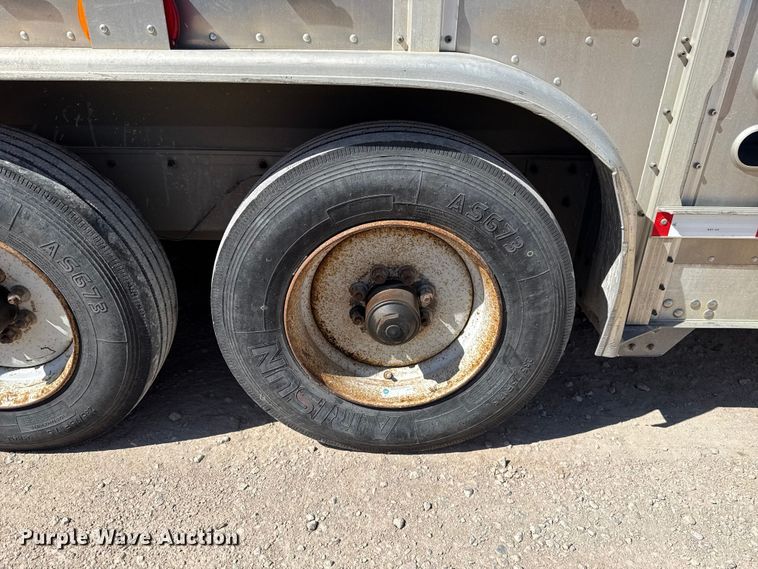 image for item ES5988 2011 EBY Ruff Neck livestock trailer