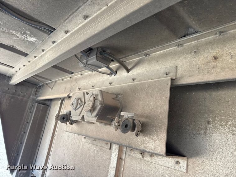 image for item ES5989 2020 Wilson PSDCL-402 livestock trailer