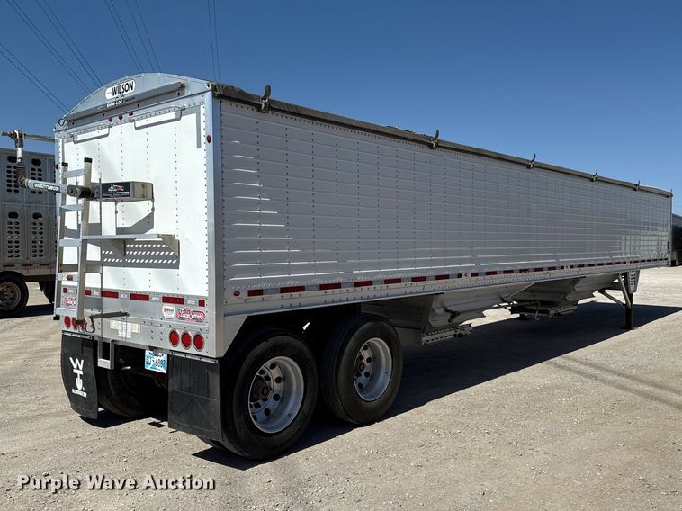 image for item ES5990 2015 Wilson DWH-500 Pace Setter grain trailer