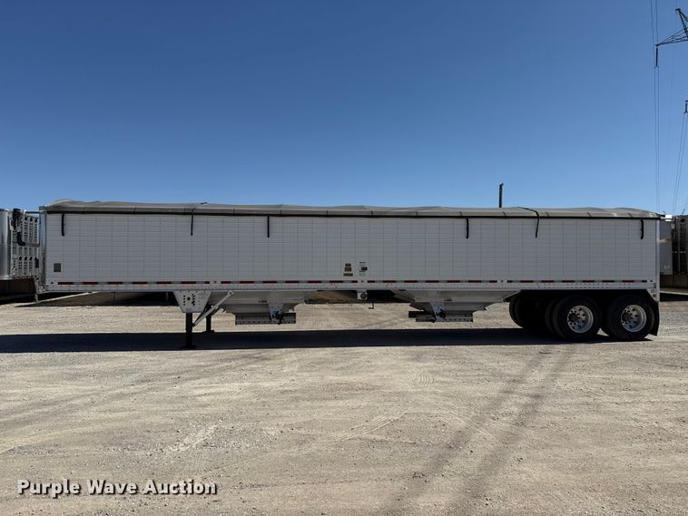 image for item ES5990 2015 Wilson DWH-500 Pace Setter grain trailer