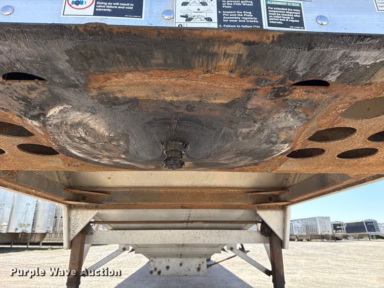 image for item ES5990 2015 Wilson DWH-500 Pace Setter grain trailer