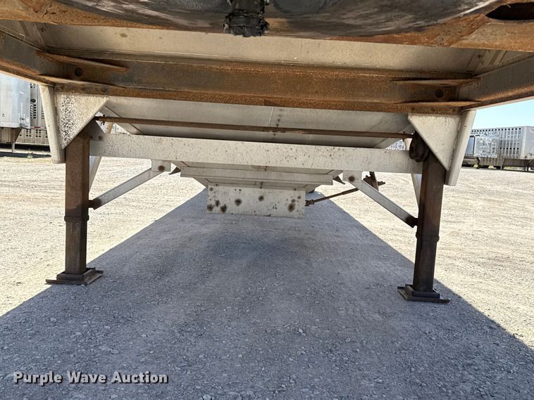 image for item ES5990 2015 Wilson DWH-500 Pace Setter grain trailer