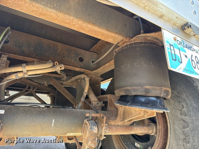 image for item ES5990 2015 Wilson DWH-500 Pace Setter grain trailer