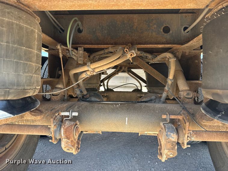 image for item ES5990 2015 Wilson DWH-500 Pace Setter grain trailer