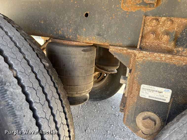 image for item ES5990 2015 Wilson DWH-500 Pace Setter grain trailer