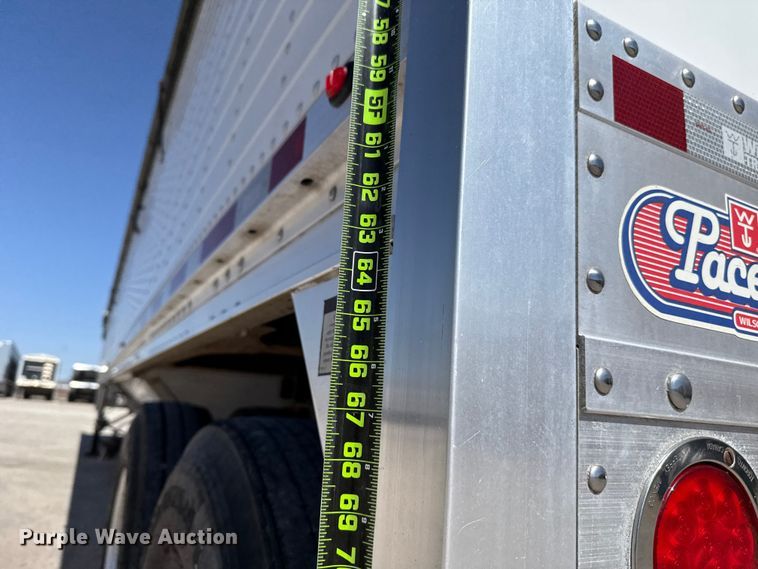 image for item ES5990 2015 Wilson DWH-500 Pace Setter grain trailer