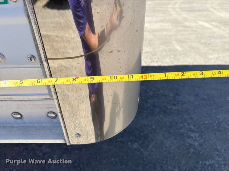 image for item ES5990 2015 Wilson DWH-500 Pace Setter grain trailer