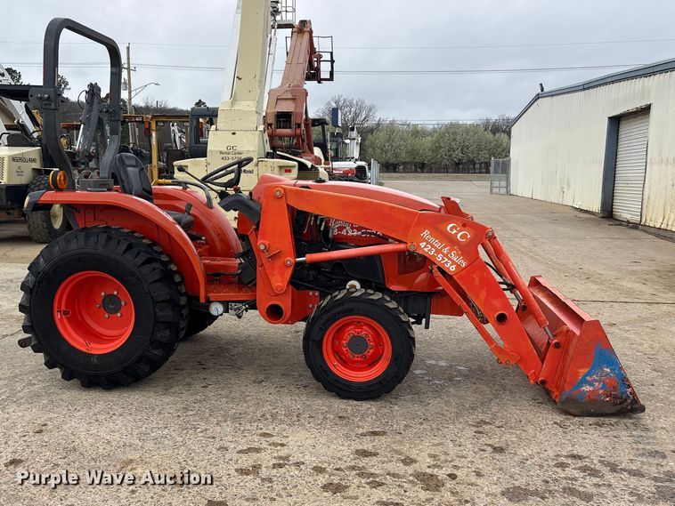 image for item ES8644 Kubota L3901D MFWD tractor