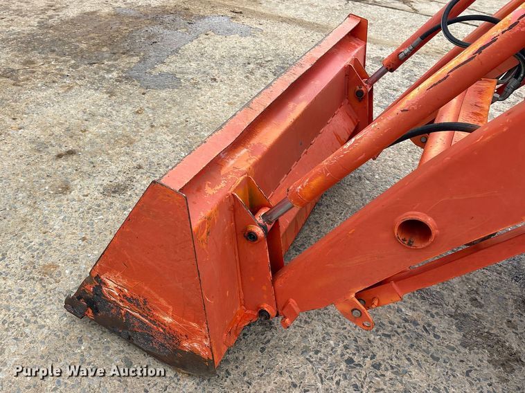 image for item ES8644 Kubota L3901D MFWD tractor