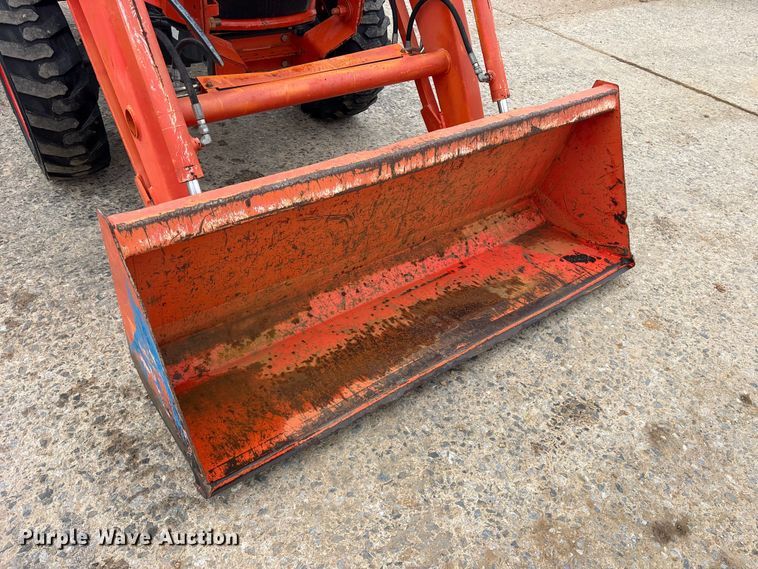 image for item ES8644 Kubota L3901D MFWD tractor