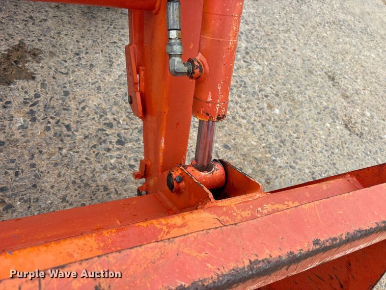 image for item ES8644 Kubota L3901D MFWD tractor