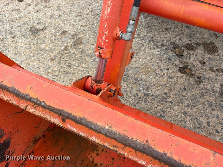 image for item ES8644 Kubota L3901D MFWD tractor