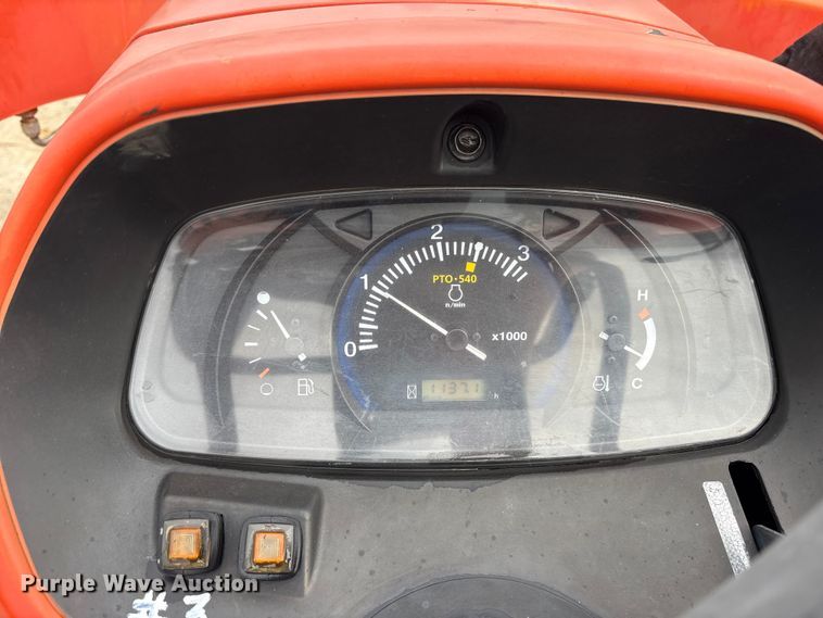 image for item ES8644 Kubota L3901D MFWD tractor